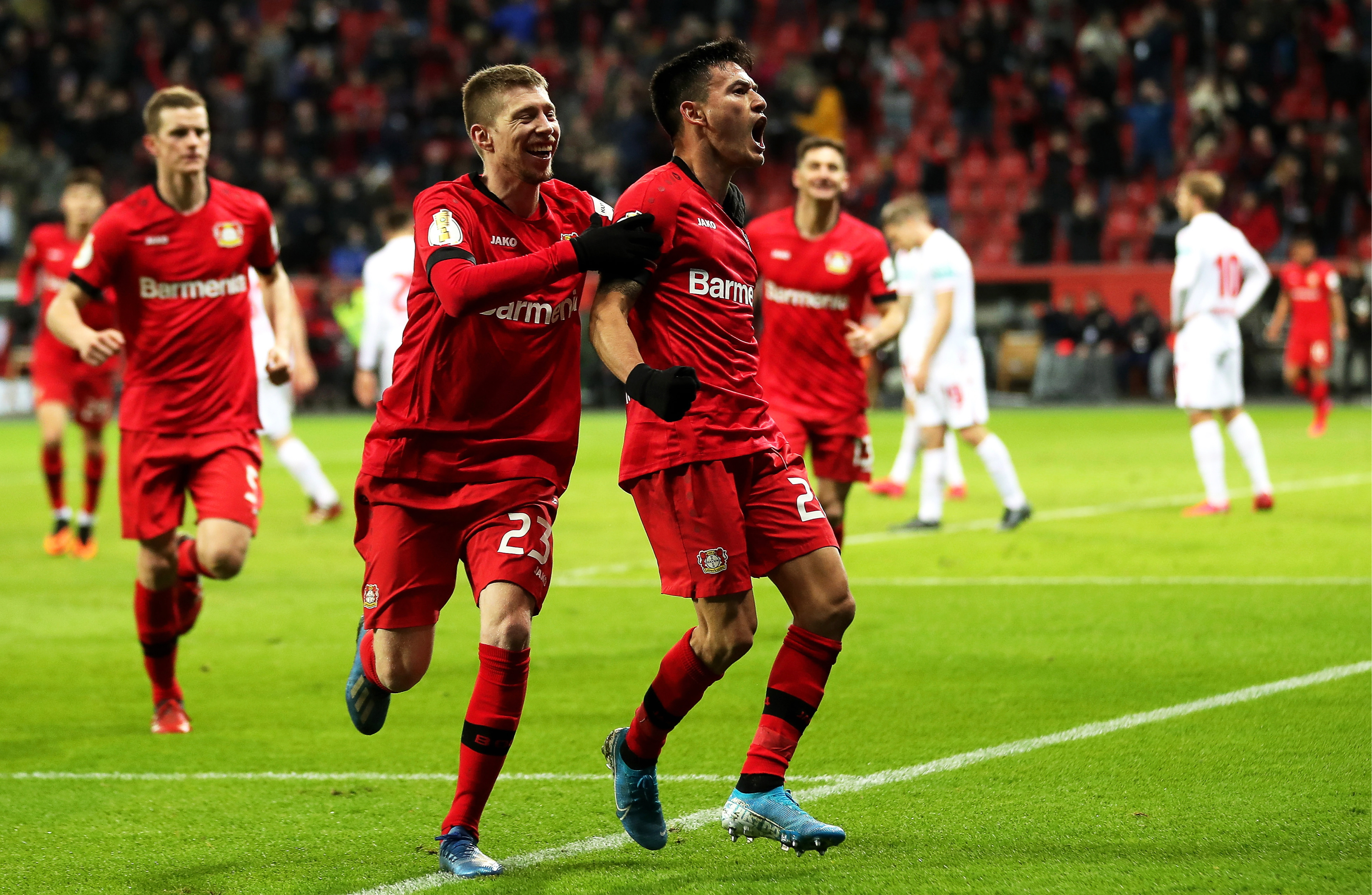 爱游戏网站入口-Uzi迎来五赛季出色发挥，独行侠观众热烈欢呼！-爱游戏网站入口